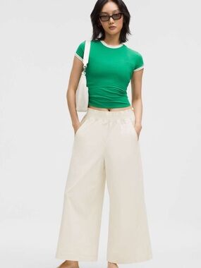 lululemon athletica Stretch Woven Wide-Leg Elastic-Waist Pants in Cream EUC